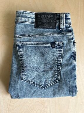 Buffalo 32x30 Ash Slim Freedom Flex Jeans, Sanded Wash - BM22990
